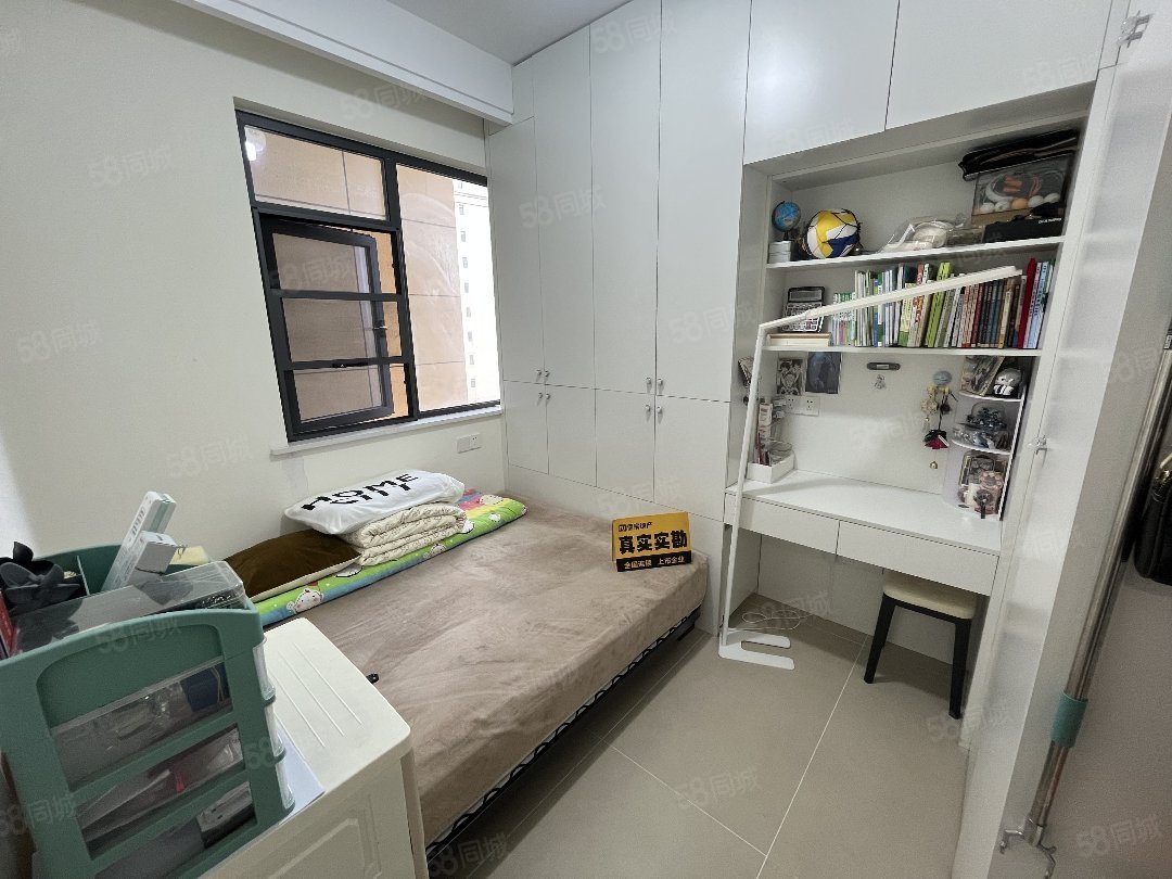 东正棕榈泉2室2厅1卫85㎡南北59.8万