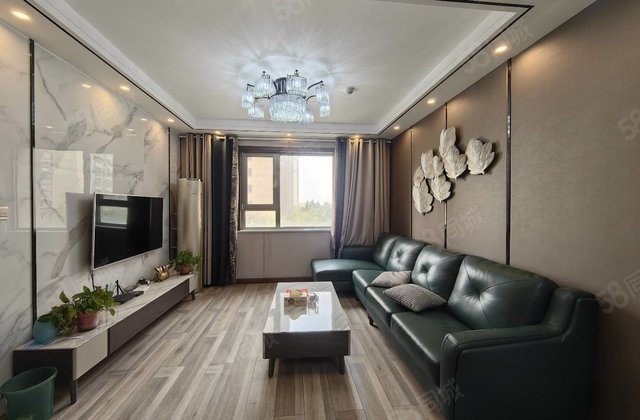 诚心出售！颐中外国语    ！润景苑豪华装修边户！送车储