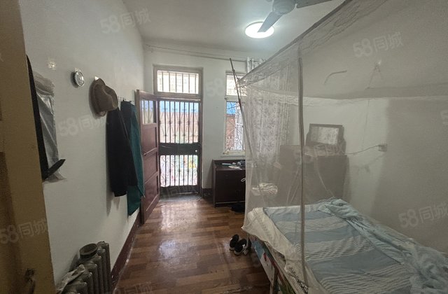 电业局家属院 一楼带院，随时看房 划文轩