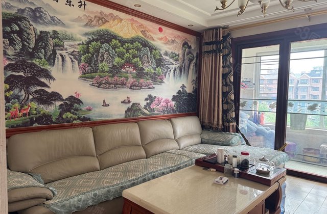 看房随时 豪华设计 双卫格局 板楼 小三房 看房方便价格可议