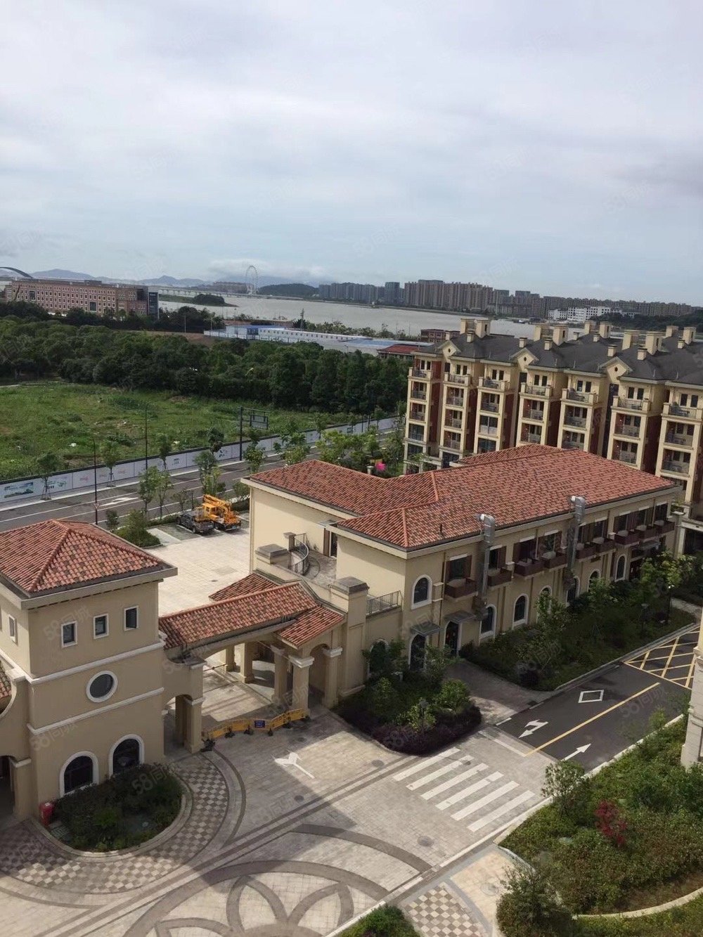 博林华府电梯141平房东降价急卖