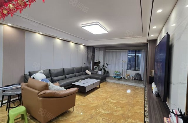 百合新城 国岳府精装四室 送全部家具家电 有证