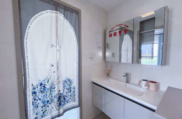 急售西湖馨苑电梯7楼 精装修带家具家电，免大税