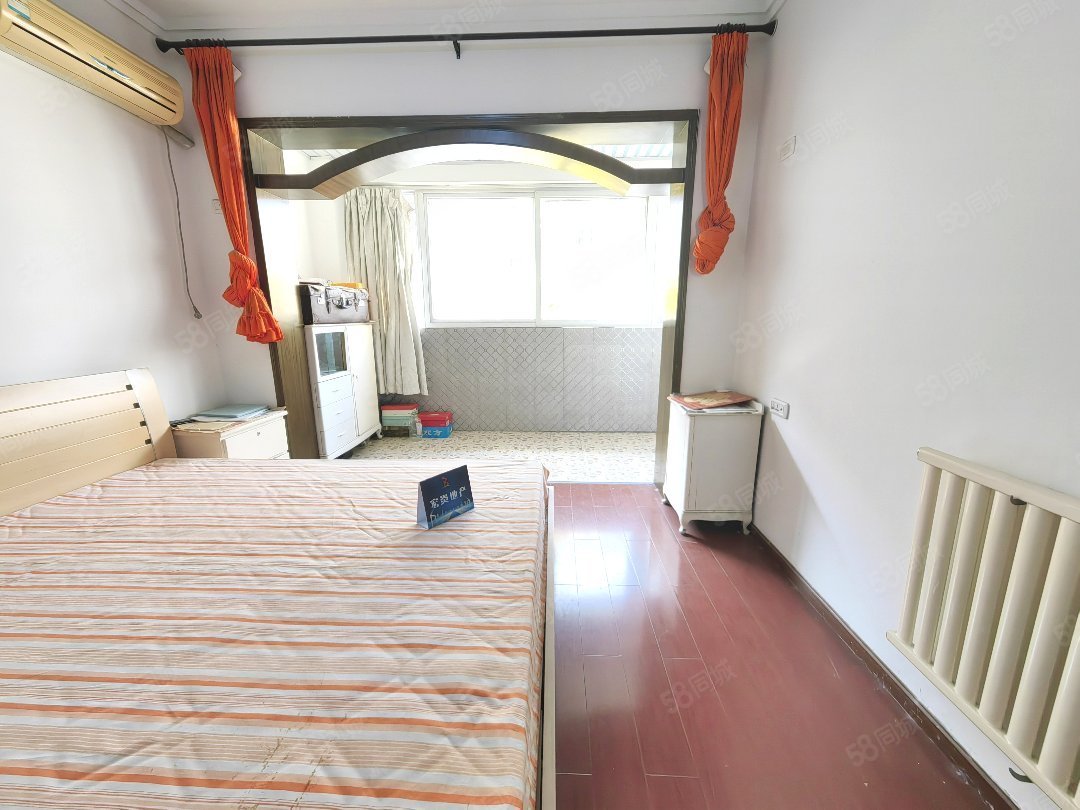 自然巷家天下小区3室2厅2卫138㎡南北46万