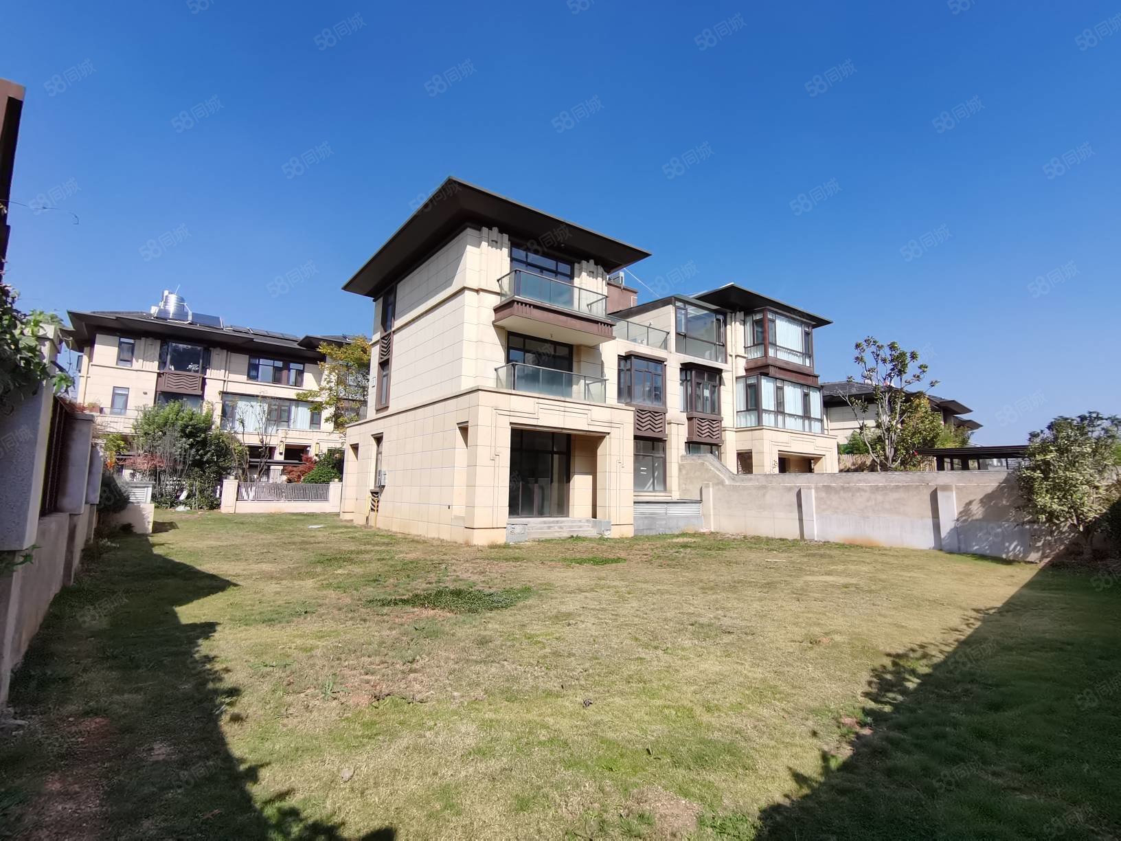 美的顺城府大双拼别墅花园1亩诚心出售看房方便