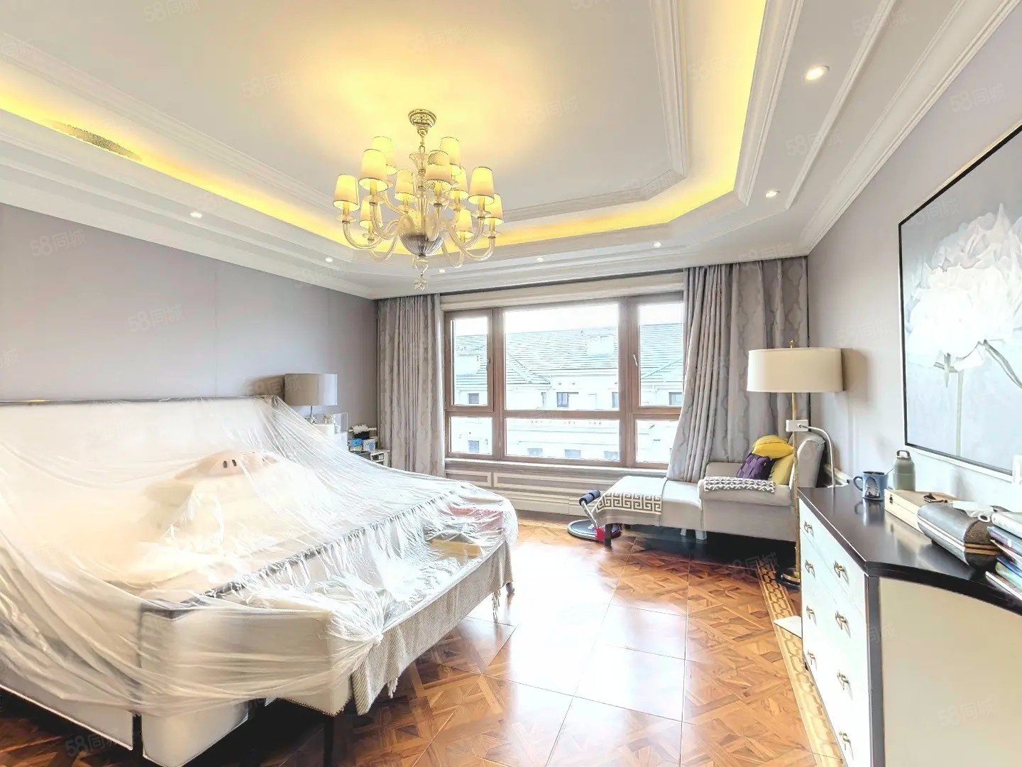 融創(chuàng)千章墅3室2廳3衛(wèi)225㎡南北998萬