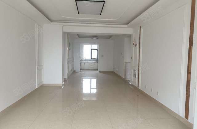 湖边电梯房三叶草户型精装三室双阳台带车位储藏室价格可以商量