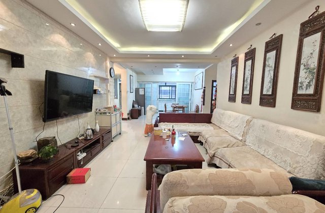 滨河花园双阳台  精装修 三叶草户型 免大税 带车储 中间楼