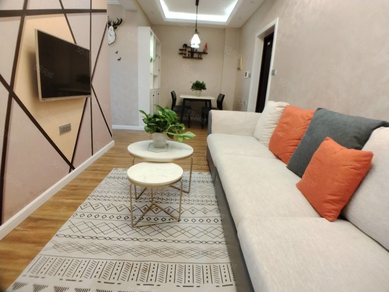 锦绣潜城2室1厅1卫62㎡南北32.5万