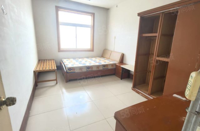 文轩中学本部！老一中电业局三院 四院 依中园 低楼层 小三室