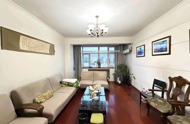 新疆维吾尔自治区党校住宅小区(天山区)3室2厅123.77㎡322万二手房图片