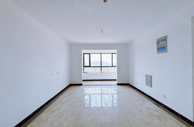 公园南 中央帝景四室双卫有车储免大税 保证真实 中央丽都旁