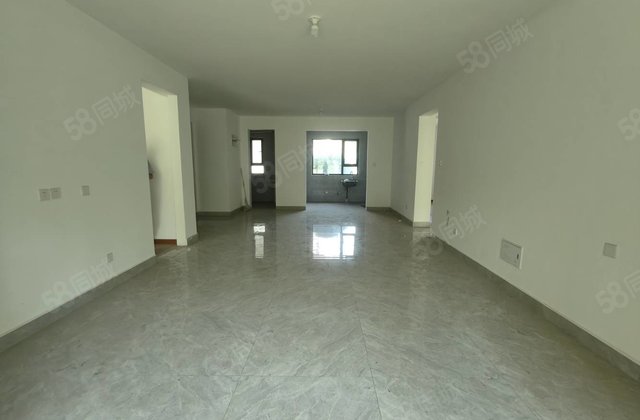 徒骇河新房未住，莲湖湾三室两厅两卫，三叶草户型，有车位