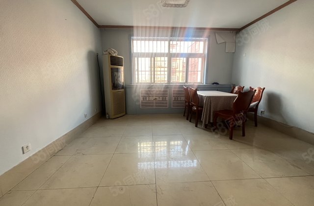 湖边多层东边户 三室朝阳 户型方正  看房有钥匙