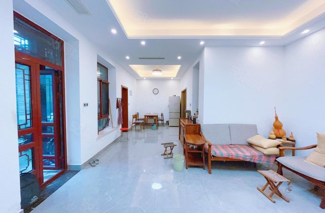 古楼别墅 四中附近 房东诚心出售 价格可议 随时看房