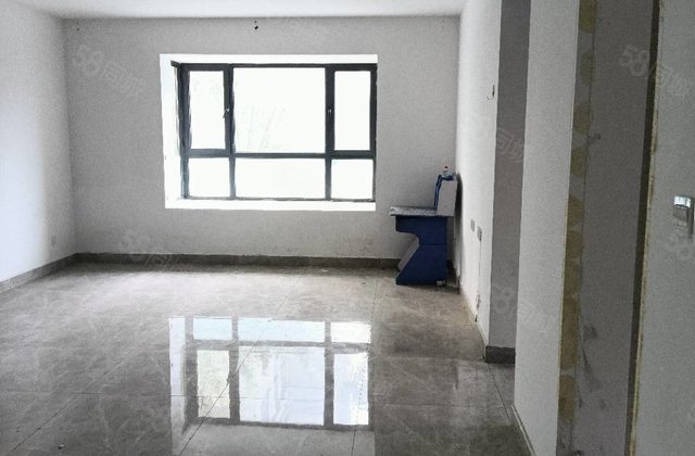 人车分流园林小区 三室双卫全明户型带车位走一手 单价只合七千