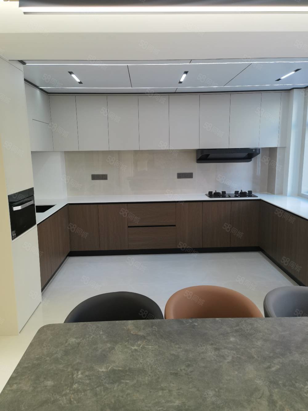 海龙新城3室2厅2卫170㎡南北118万