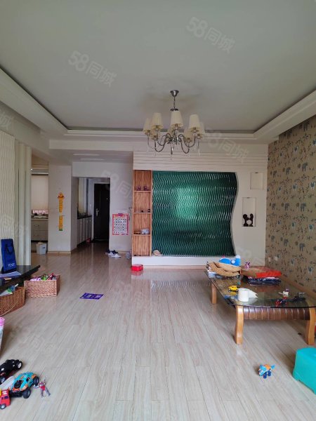 金瓯园3室2厅2卫131.41㎡西南39.6万