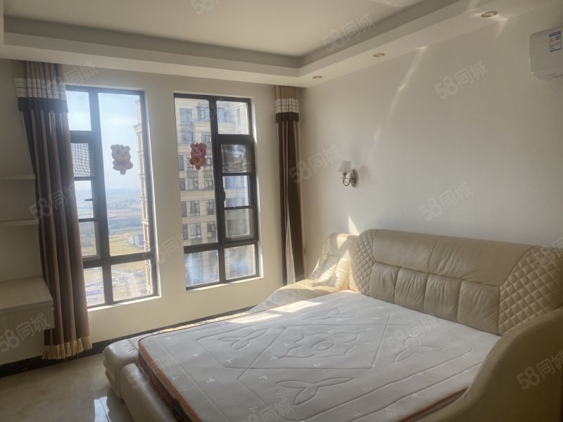 盛世皇庭3室2厅2卫133㎡南北110万