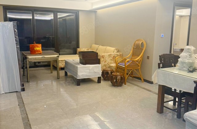 翡翠观澜3室2厅115.85㎡90万二手房图片