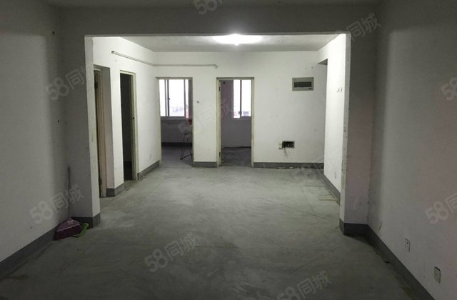 启秀一附朝晖 春晖花园 车库上一楼 商品房