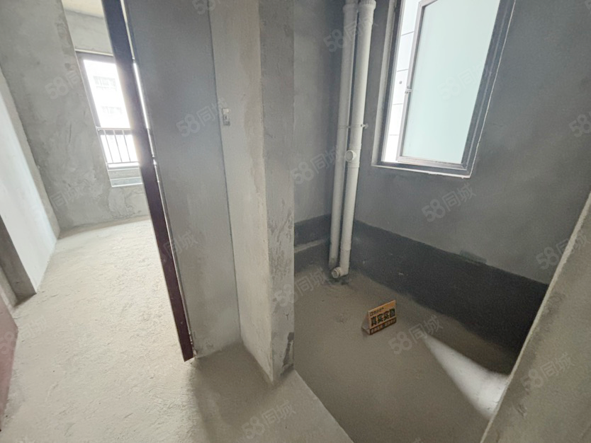 香山苑小区(张湾)3室2厅2卫110㎡南北78万