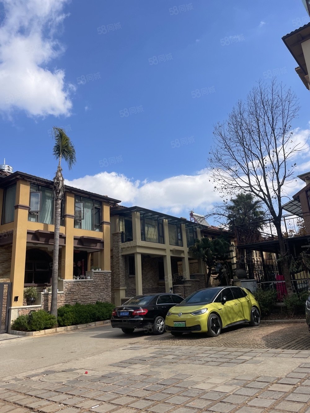 滇池卫城滟澜湾3室2厅1卫128㎡南北238万