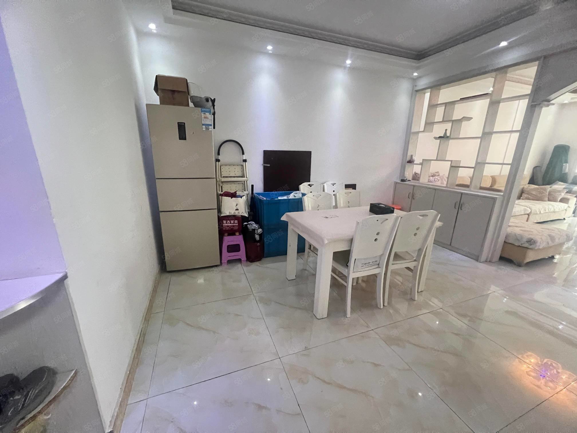 奥林清华3室2厅1卫109㎡南北52万