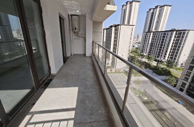 真实在售！万达南邻电梯好楼层 带车位储藏室双阳台 随时可看房