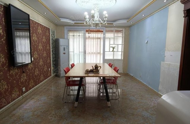 次新小区  三叶草户型 带两个车库精装三室  欧景丽都