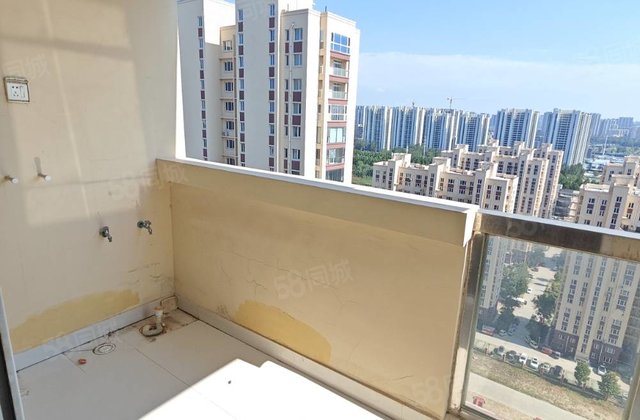 朗悦府 水城印象 三室双阳台 免大税 带储藏室 金田阳光