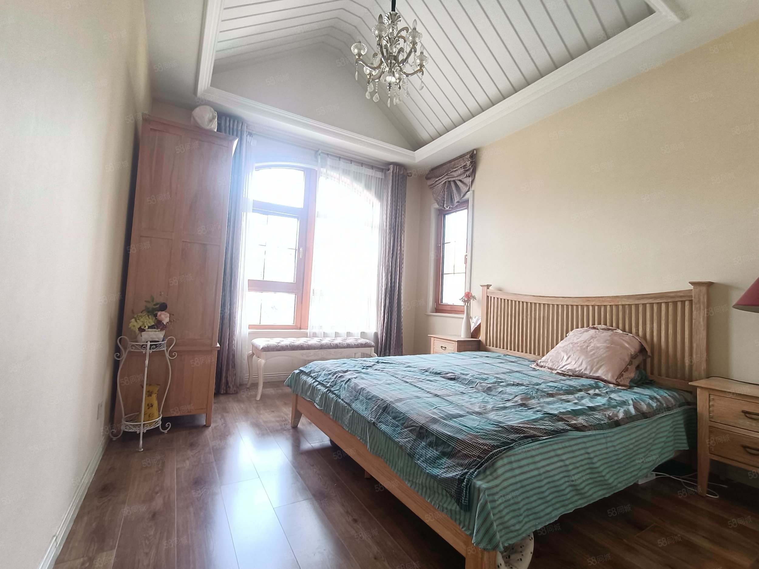 藍(lán)岸麗舍(別墅)4室2廳4衛(wèi)389.46㎡南北1150萬(wàn)