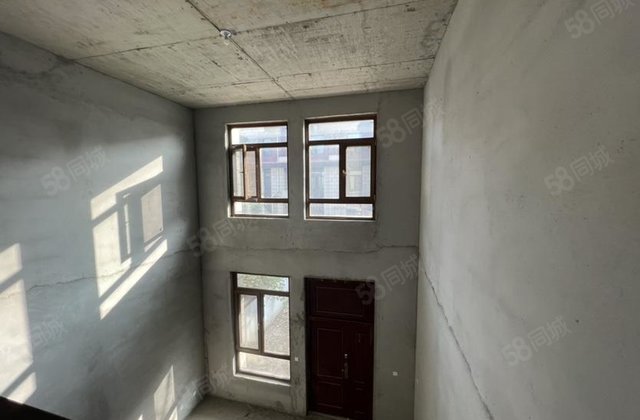 度假区 盛世天湖300平别墅 东边户 前后大院子 随时看房