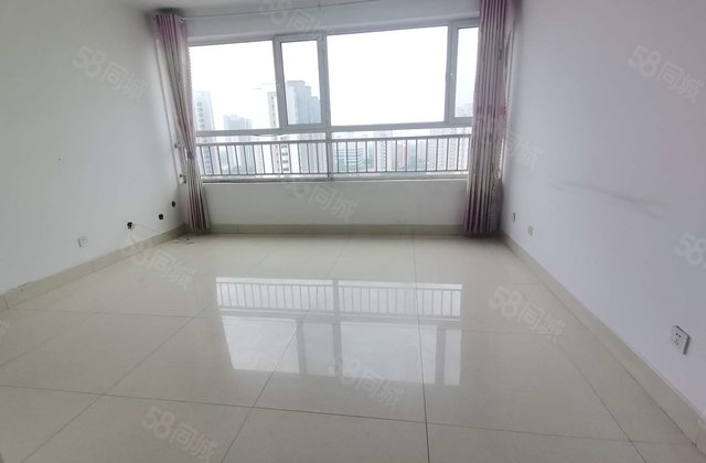 出门东昌湖边城市主人，怡情湾边户