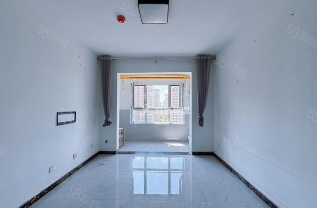 裕昌九州国际 两室 送车位储藏室 随时看房 中间楼层