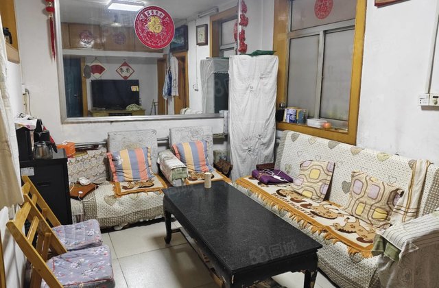 公园附近，六中新区  ，三楼