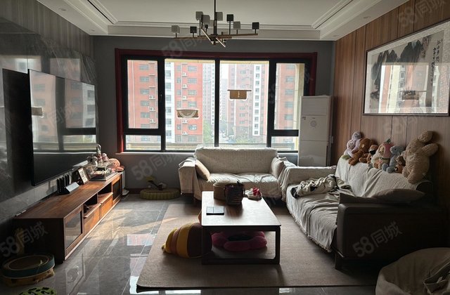 东昌东外国语，四叶草户型精装修，带车储，前排无遮挡，看房方便