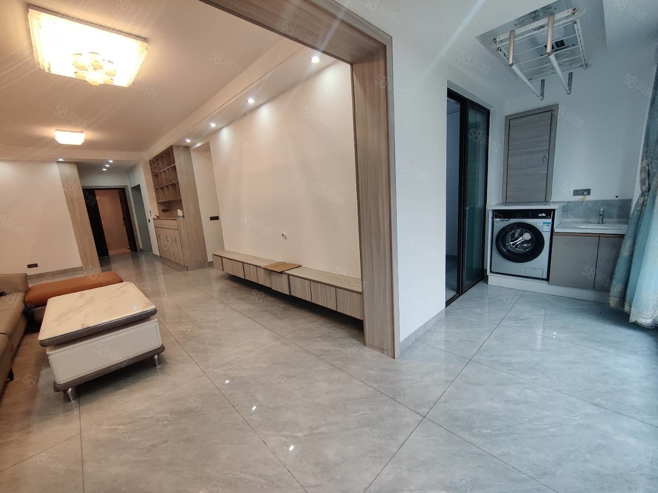 吾悦广场悦湖公馆3室2厅2卫118㎡南北84.8万