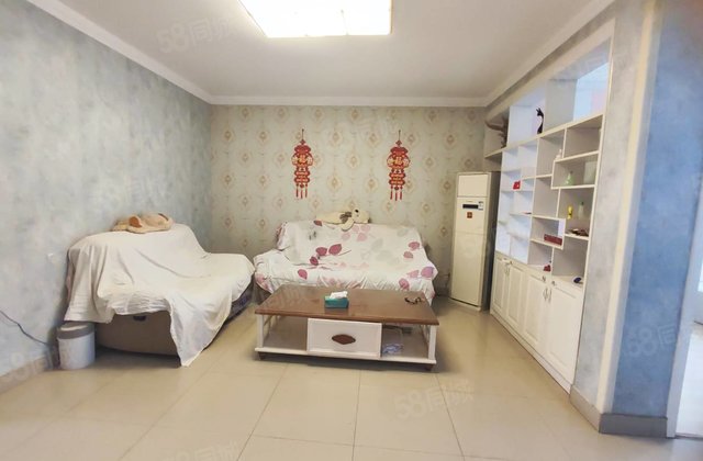 桐凤家园 商圈成熟 近医院 装修好 产权清晰 小三居