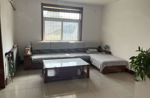 萃苑小区  公园附近  孝心一楼  东边户