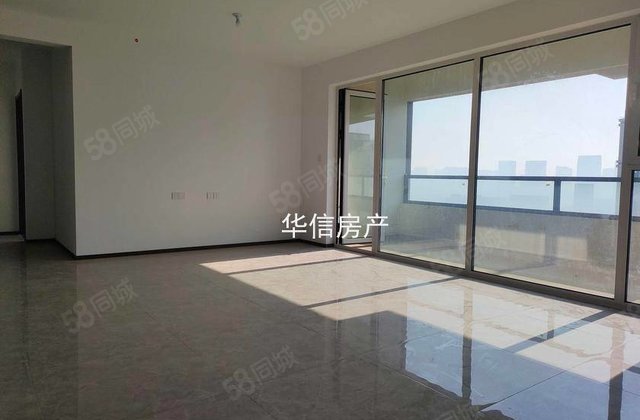 开发区，三叶草户型，总高18，好楼层，带车位储藏室