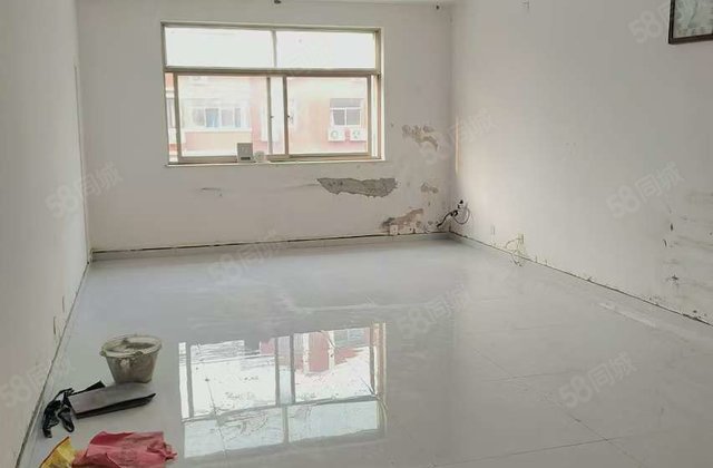 光岳路  滨河花园北区  中间楼层  看房方便 急售