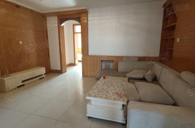 市医院南 环城湖边 单价不到五千 复式5室 80万 有钥匙