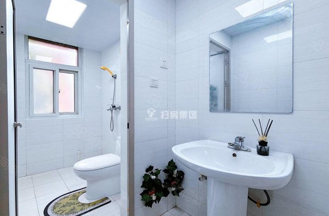 房东着急出售尚东新城邦北区 楼层好 精装送车位 储藏 小三房