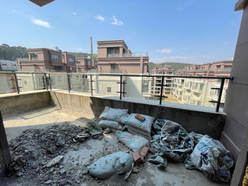 南山别墅上叠带3个露台花园低价急售随时看房