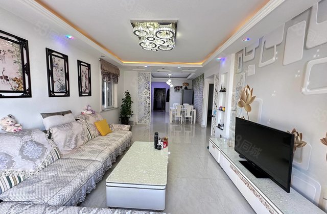 维多利华府3室2厅116㎡75万二手房图片