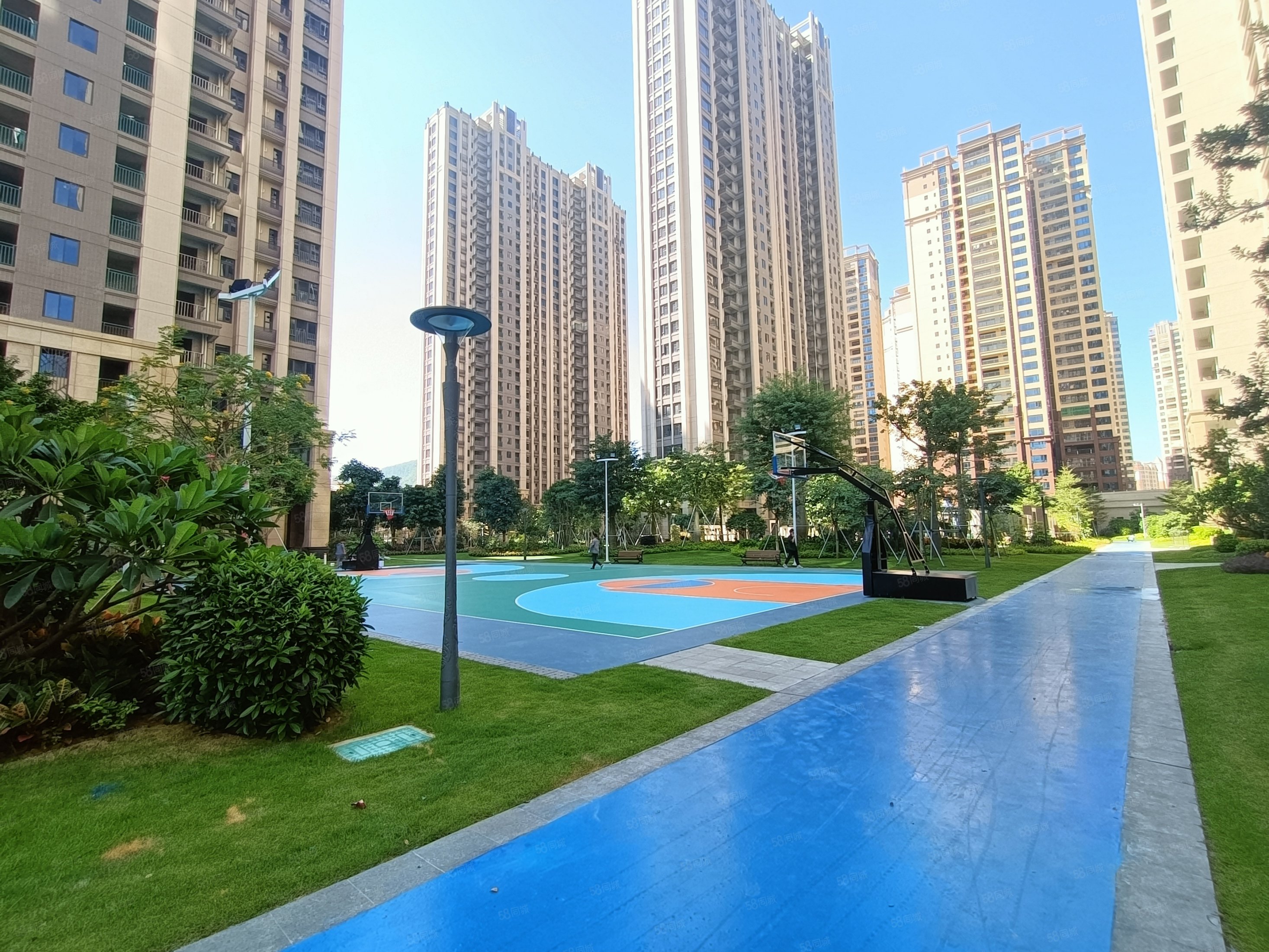 时代君悦府5室2厅3卫156.36㎡东南190万