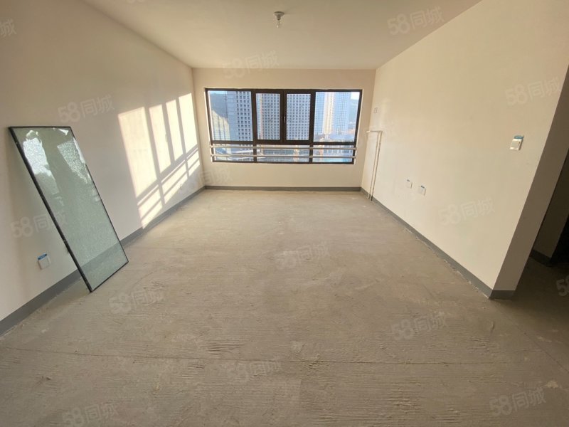 红星天阙4室2厅3卫141㎡南北255万