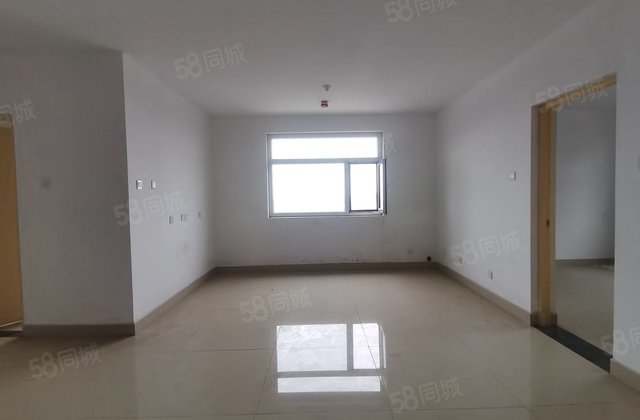 万达附近 三中北校 电梯房 三居室 南北通透 单价5500