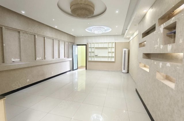 新东方国际 商品房 交通便捷 有电梯 商圈成熟 精装修